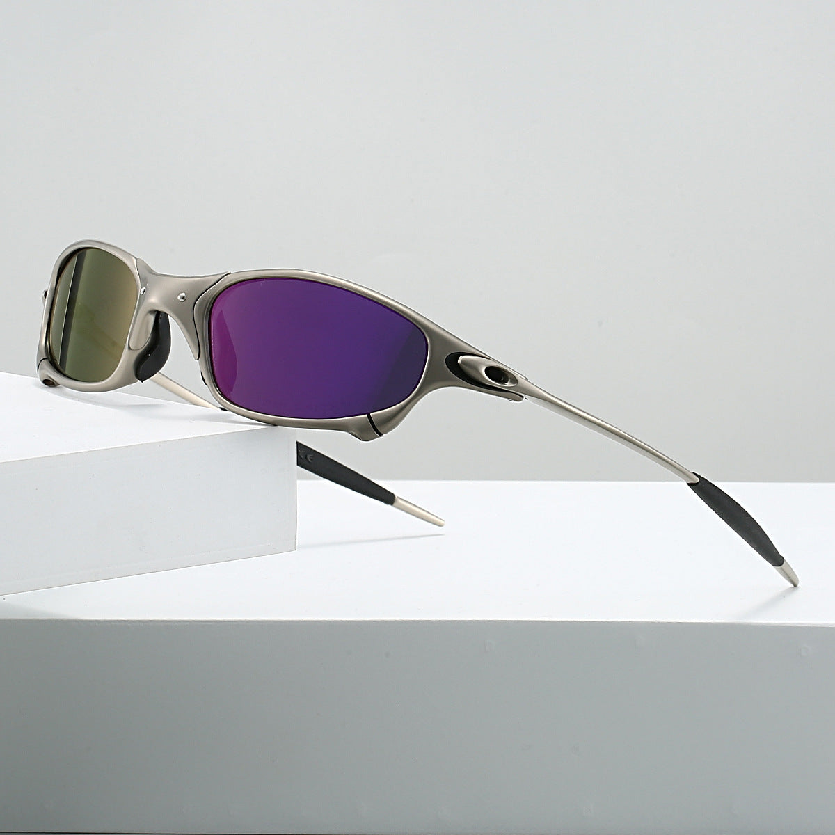 Cyber metallic sunglasses