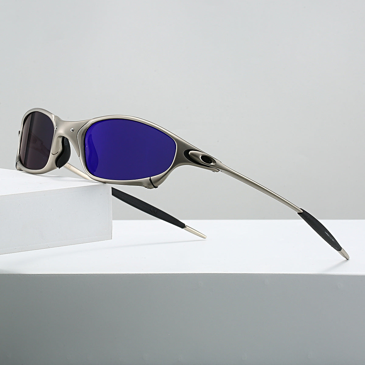Cyber metallic sunglasses