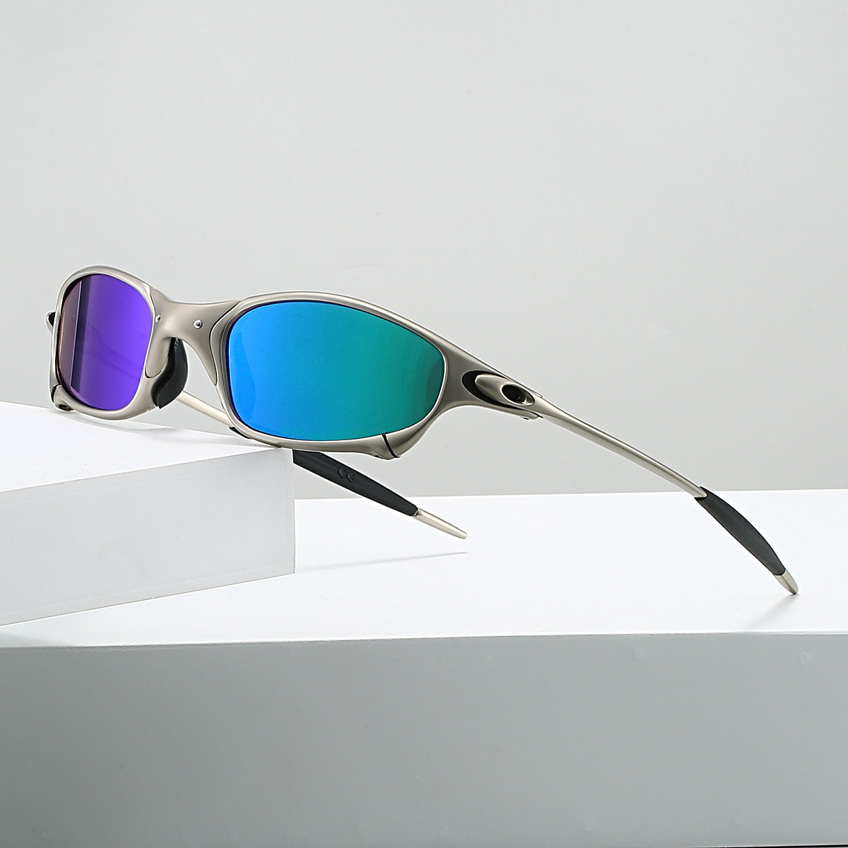 Cyber metallic sunglasses