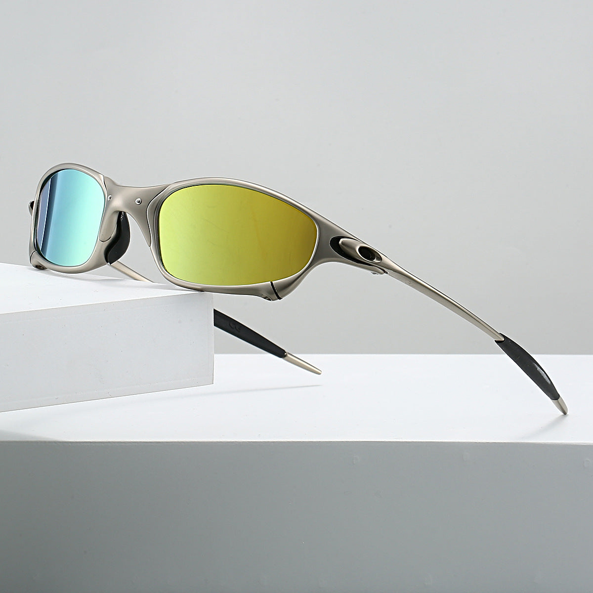 Cyber metallic sunglasses