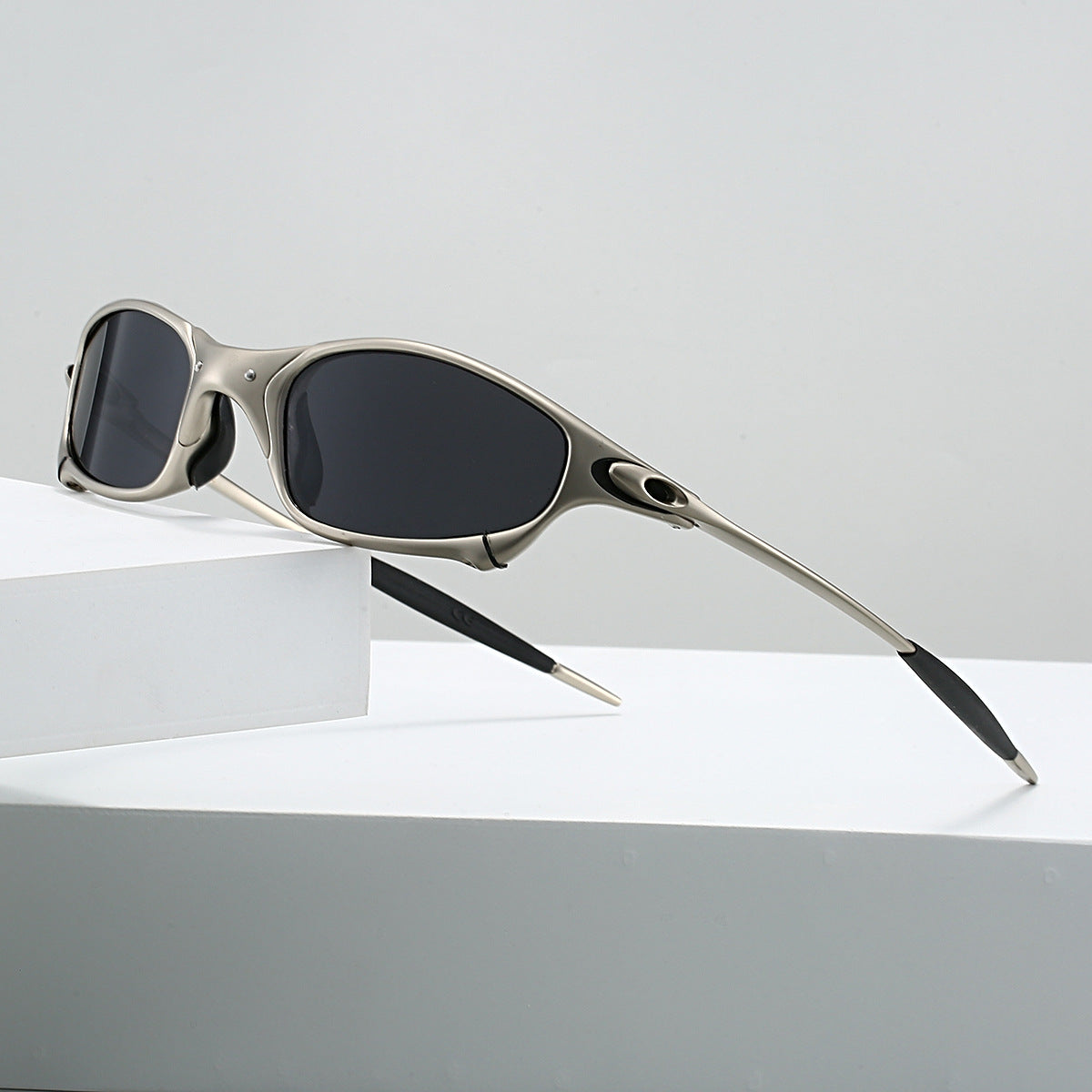 Cyber metallic sunglasses